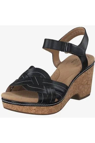 Clarks Giselle Coast in black