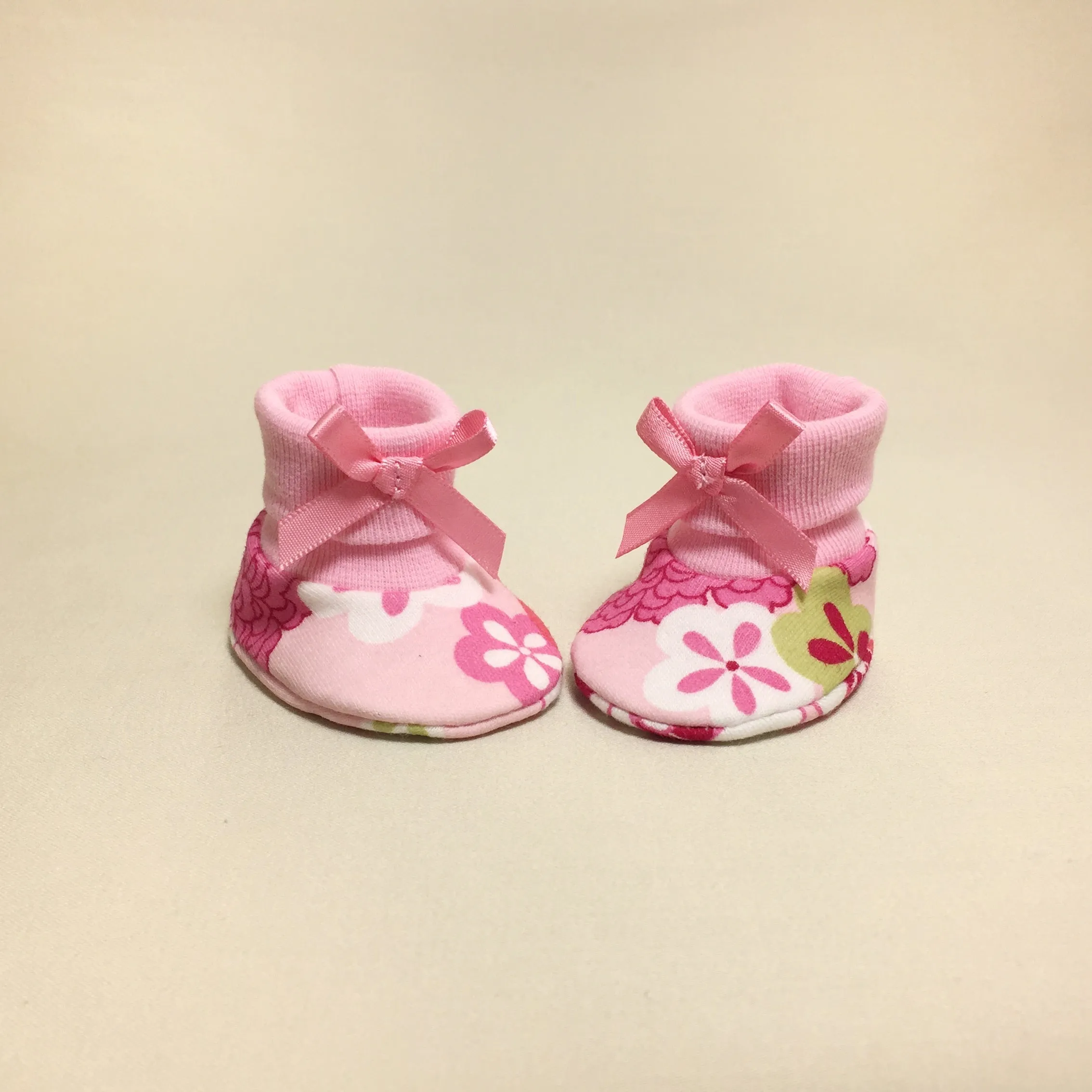 NICU Booties Retro Flowers - Pink